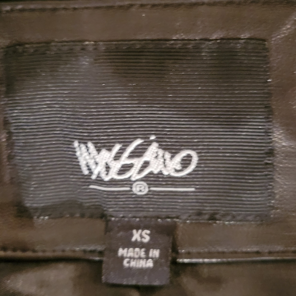 Leather Jacket - Picture 3 of 8